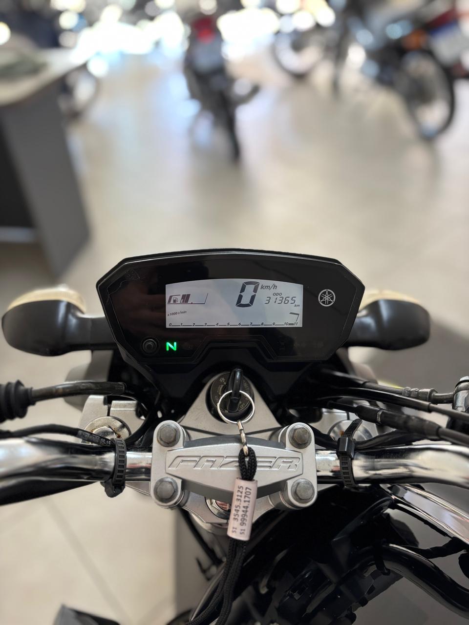 Yamaha Fazer 250  2015/2016 (6)